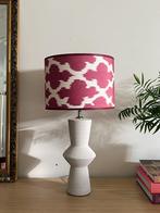Unieke lampenkap - Roze Ikat stof - Atelier Rondé, Ophalen of Verzenden, Zo goed als nieuw, Stof, Minder dan 50 cm