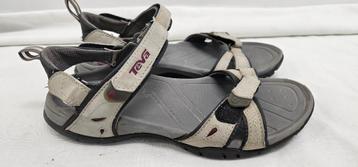 bruine sandalen van teva maat 40 (13525) beschikbaar voor biedingen