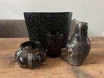 Set bloempot, vaasje en waxinelichthouders tinten zwart, Ophalen of Verzenden, Zo goed als nieuw, Overige vormen, Aardewerk