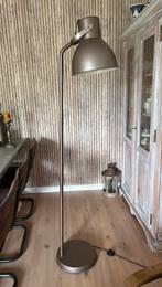 Staande lamp brons/ bruin, Huis en Inrichting, Lampen | Vloerlampen, Ophalen, Zo goed als nieuw, Metaal, 150 tot 200 cm