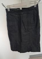 Leren rok, Maat 38/40 (M), Zwart, Ophalen of Verzenden, Onder de knie