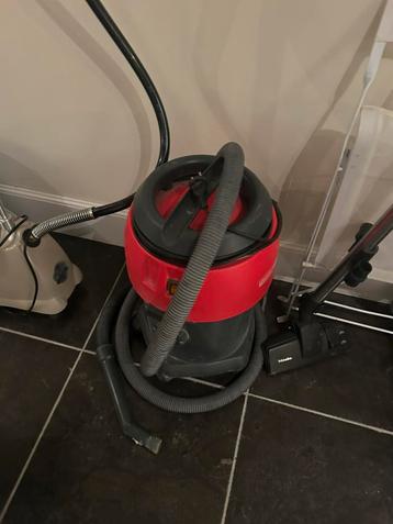 Stofzuiger professioneel beschikbaar voor biedingen