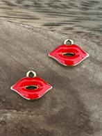 Twee lipjes rood emaille bedels, Ophalen of Verzenden, Zo goed als nieuw, Pandora