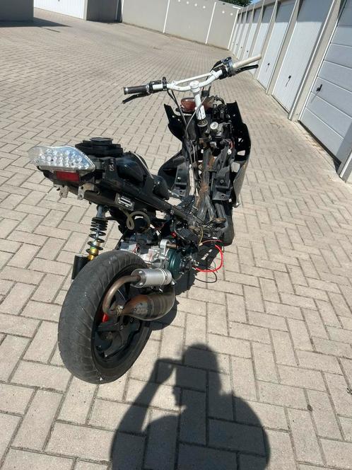 Aerox testa rossa. Beschrijving lezen!!, Fietsen en Brommers, Scooters | Yamaha, Zo goed als nieuw, Aerox, Ophalen