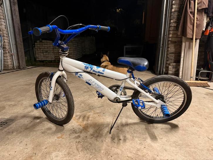 Altec stuntfiets, Fietsen en Brommers, Fietsen | Crossfietsen en BMX, Zo goed als nieuw, 16 tot 20 inch, Staal, Voetsteunen, Ophalen