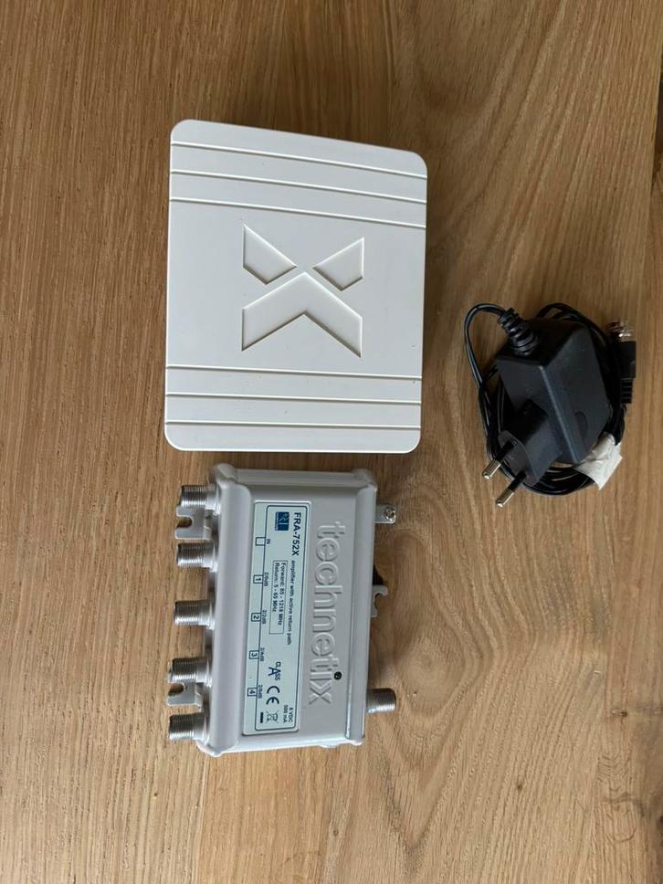 Technetix FRA-752X signaalversterker (incl. adapter), Audio, Tv en Foto, Versterkers en Receivers, Zo goed als nieuw, Ophalen of Verzenden