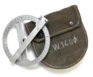Wehrmacht Kartenwinkelmesser in Pouch 140  beschikbaar voor biedingen