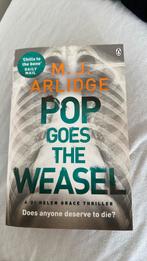Pop Goes the Weasel- M.J Arlidge, Ophalen of Verzenden, Zo goed als nieuw