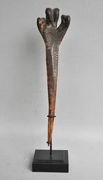 TOP!! Benen dolk van de casuaris vogel, Asmat, PNG, ca 1800!, Antiek en Kunst, Verzenden