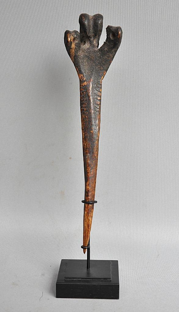TOP!! Benen dolk van de casuaris vogel, Asmat, PNG, ca 1800!, Antiek en Kunst, Kunst | Niet-Westerse kunst, Verzenden