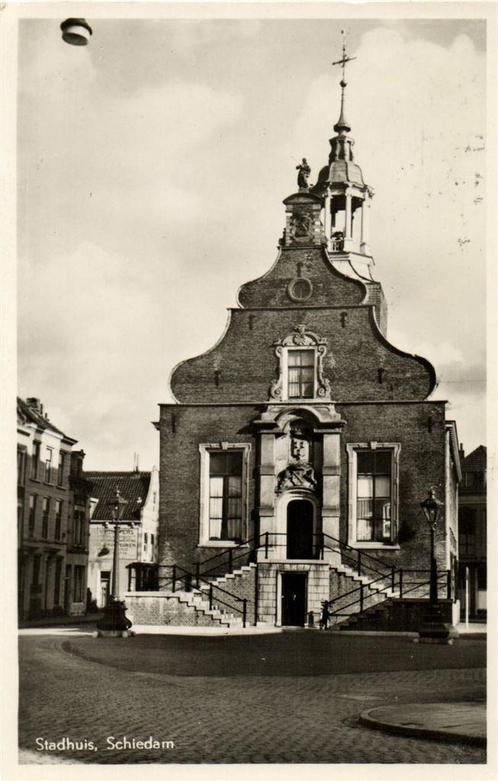 Stadhuis, Schiedam - fiets - 1953 gelopen, Verzamelen, Ansichtkaarten | Nederland, Gelopen, Zuid-Holland, 1940 tot 1960, Ophalen of Verzenden