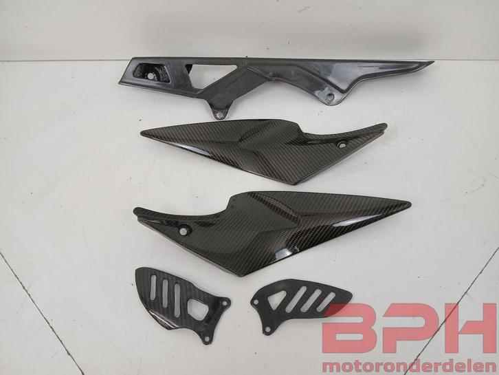Carbon pakket Suzuki GSX-R 600 750 K6 K7 2006 t/m 2007 under, Motoren, Onderdelen | Suzuki, Gebruikt, Ophalen of Verzenden