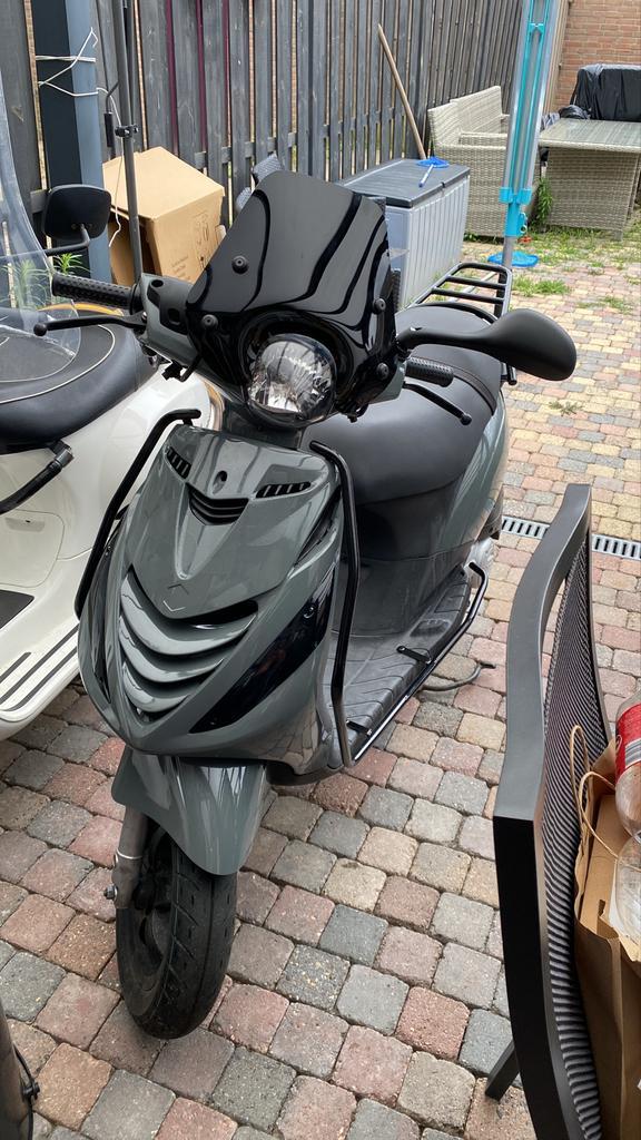 Piaggio Zip 50cc, Fietsen en Brommers, Scooters | Piaggio, Gebruikt, Overige modellen, Maximaal 45 km/u, Benzine, Ophalen