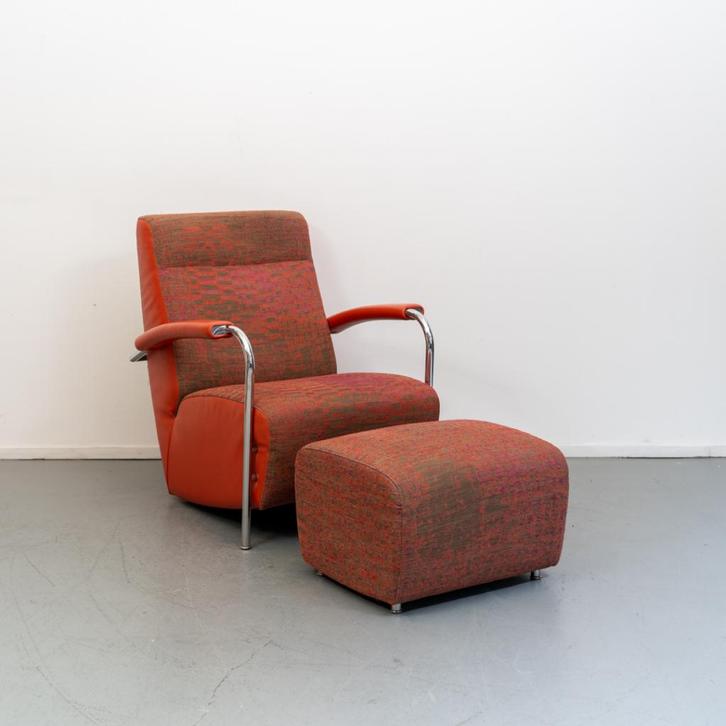 1x Leolux Scylla oranje/rood gemêleerd + hocker, Huis en Inrichting, Fauteuils, Zo goed als nieuw, Leer, Stof, Ophalen of Verzenden