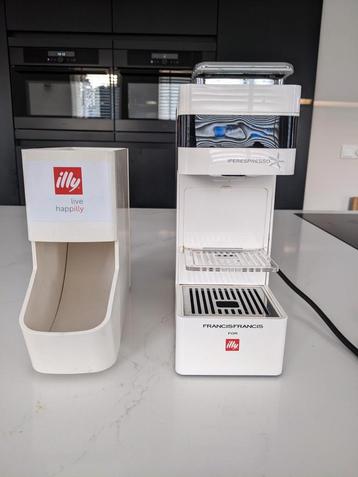 Illy Iperespresso koffie capsule machine met koffiecuphouder beschikbaar voor biedingen