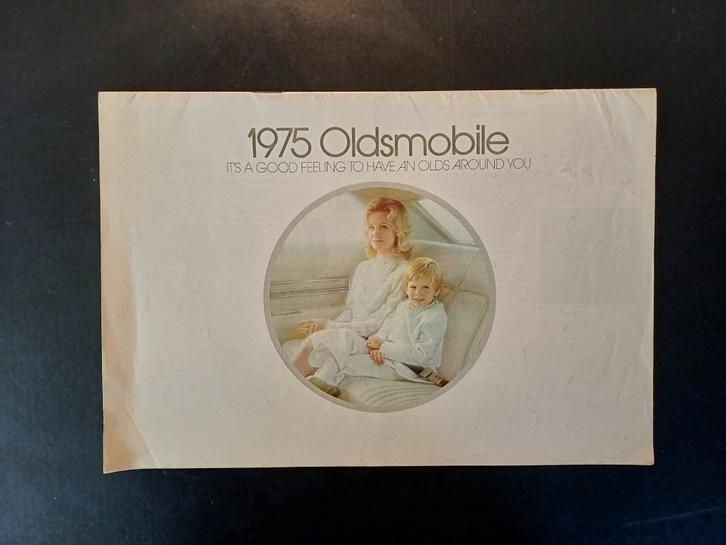 OLDSMOBILE 1975 dealer brochure folder origineel U.S.A., Boeken, Auto's | Folders en Tijdschriften, Gelezen, Overige merken, Ophalen of Verzenden