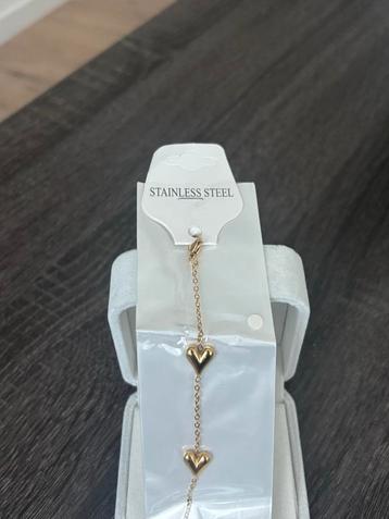 Gouden Hartjes Armband - Nieuw in Verpakking! beschikbaar voor biedingen