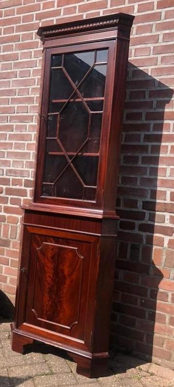 Prachtig Klassiek mahoniehouten engels bibliotheek hoekkast  beschikbaar voor biedingen