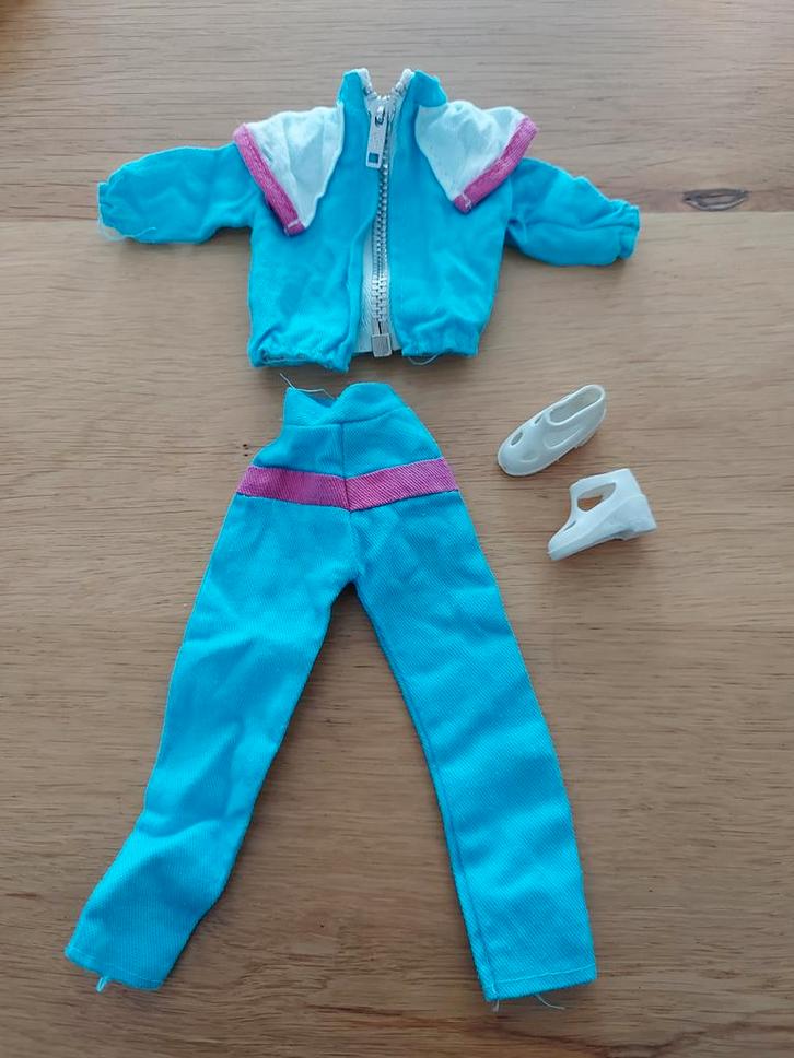 Barbie FLEUR kledingset #1268, Kinderen en Baby's, Speelgoed | Poppen, Gebruikt, Barbie, Ophalen of Verzenden