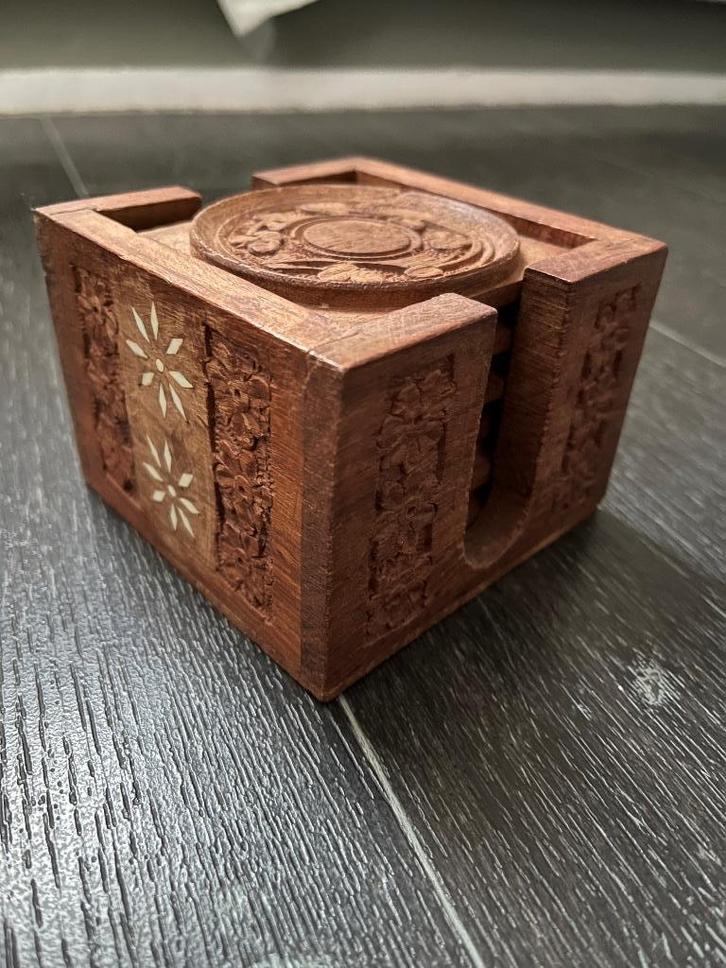 Prachtige Onderzetters met Houtsnijwerk uit India., Antiek en Kunst, Antiek | Woonaccessoires, Ophalen of Verzenden