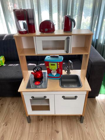 Ikea keukentje beschikbaar voor biedingen