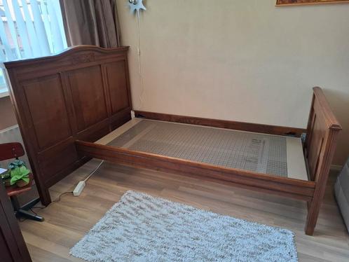 Gratis antiek eenpersoonsbed, Antiek en Kunst, Antiek | Meubels | Bedden, Ophalen
