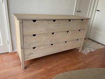 Commode, in nette staat. beschikbaar voor biedingen