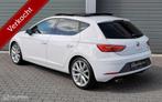 Seat Leon 1.5 TSI FR 150PK/DSG/CRUISE/DCC/PANOR/CAMERA/BEATS, Lichtsensor, 1498 cc, Zwart, 150 pk