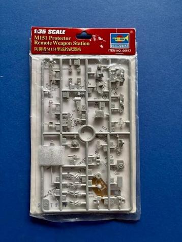 Trumpeter	6613	M151 Protector Remote Weapon Station	1/35 beschikbaar voor biedingen