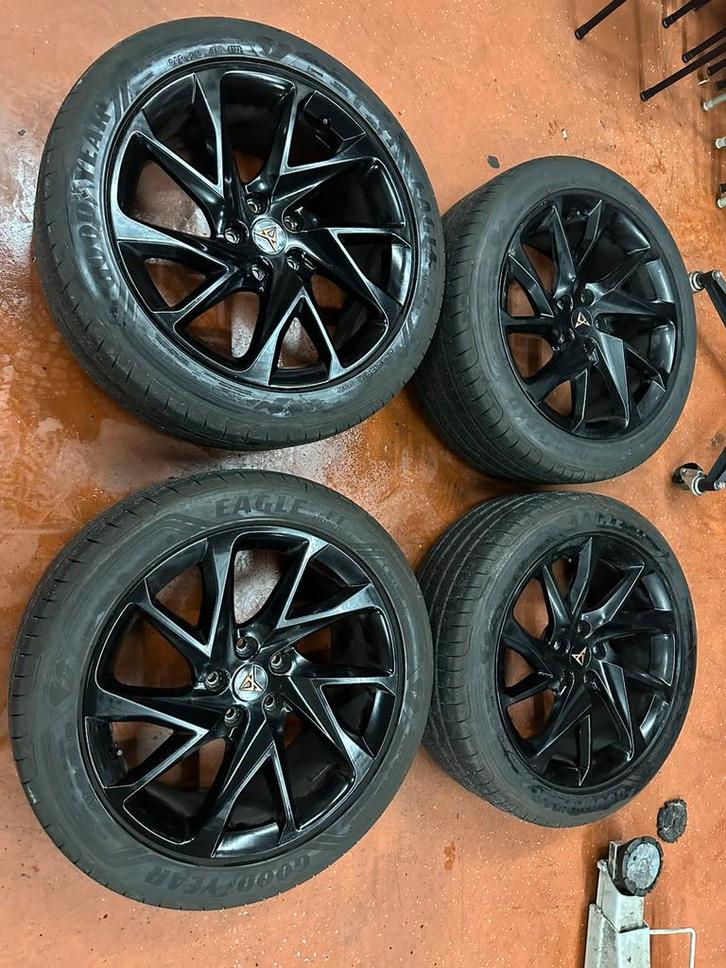 Seat cupra formentor origi zwarte velgen 18 inch born ateca, Auto-onderdelen, Banden en Velgen, Banden en Velgen, Zomerbanden