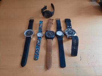 6 horloges  beschikbaar voor biedingen
