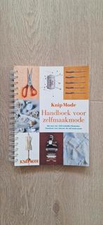 Knip mode Handboek voor zelfmaak mode, Hobby en Vrije tijd, Kledingpatronen, Ophalen of Verzenden, Zo goed als nieuw, Vrouw, Knipmode