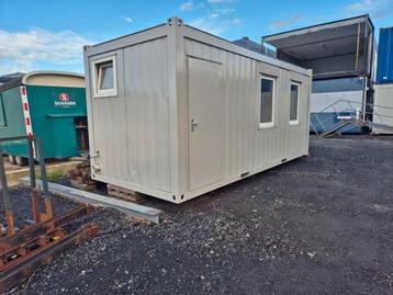 Unit met wc en keukenblokje afm. 6x2.5  beschikbaar voor biedingen