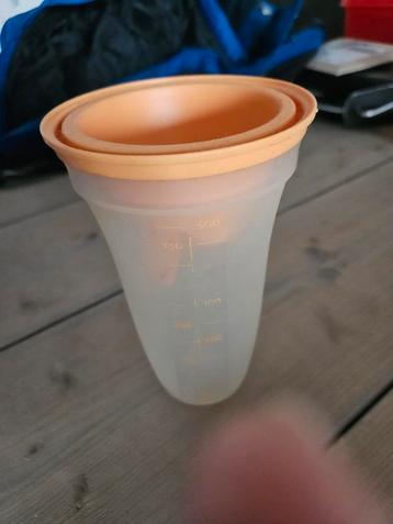 Tupperware shaker  beschikbaar voor biedingen