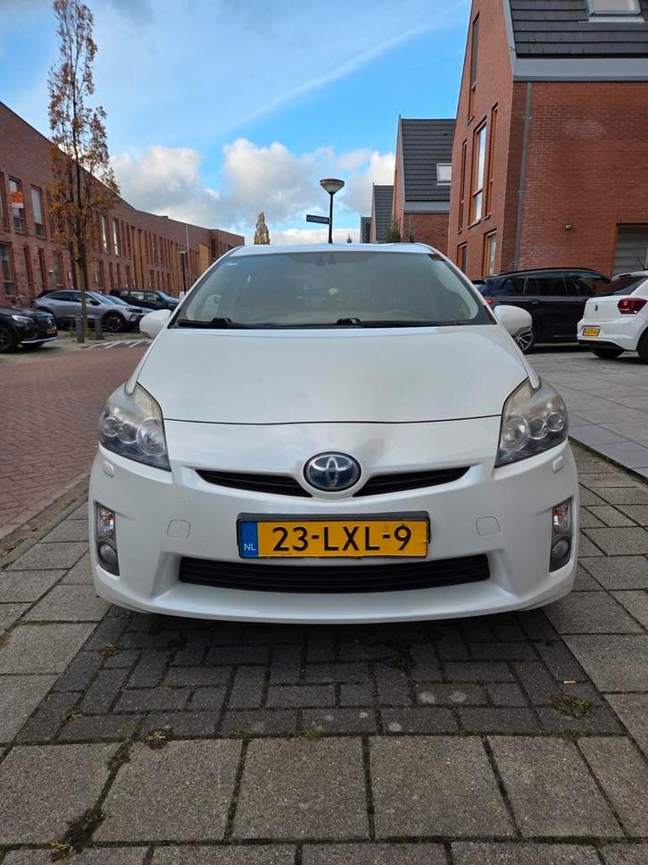 KOOPJE: TOYOTA PRIUS 1.8 EXECUTIVE ACC FULL HYRBID 136PK ✅️, Auto's, Toyota, Particulier, Prius, 360° camera, 4x4, ABS, Achteruitrijcamera