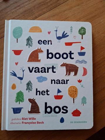 Nieuw M3  Een boot vaart naar het bos beschikbaar voor biedingen