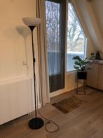 Staande lamp Zwart / Wit, Huis en Inrichting, Lampen | Vloerlampen, Ophalen, Kunststof, Zo goed als nieuw, Modern