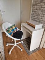 IKEA bureau inclusief bureaustoel., Huis en Inrichting, Bureaus, Zo goed als nieuw, Ophalen