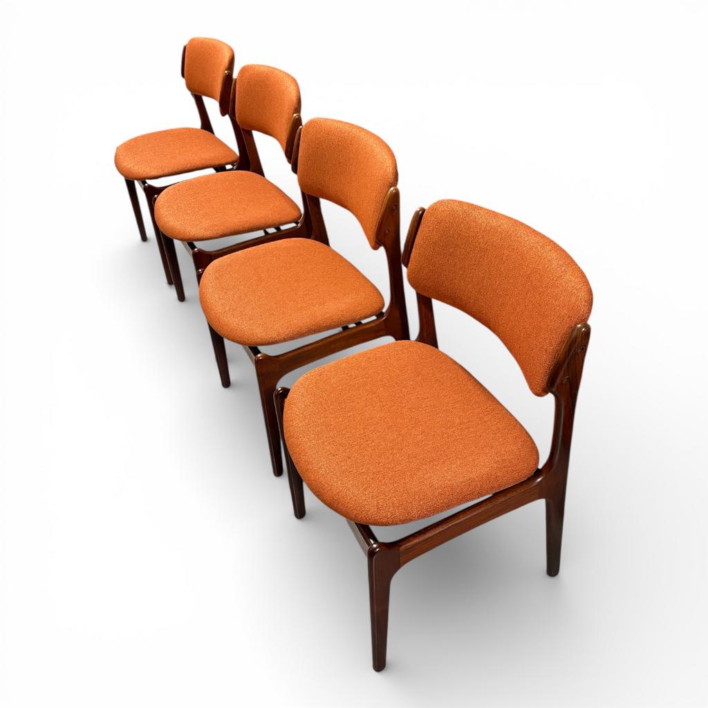 Set van 4 Erik Buch stoelen model 049, Overige kleuren, ?, Deens design | Mid-Century, Zo goed als nieuw