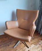 Lichtbruin leren draaifauteuil van het Zweedse merk conform, Huis en Inrichting, Fauteuils, Ophalen, Zo goed als nieuw, 75 tot 100 cm