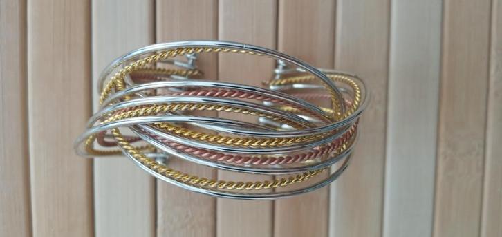 Trendy armband in driekleur gedraaid zilver, geel-rosegoud, Sieraden, Tassen en Uiterlijk, Armbanden, Nieuw, Overige materialen