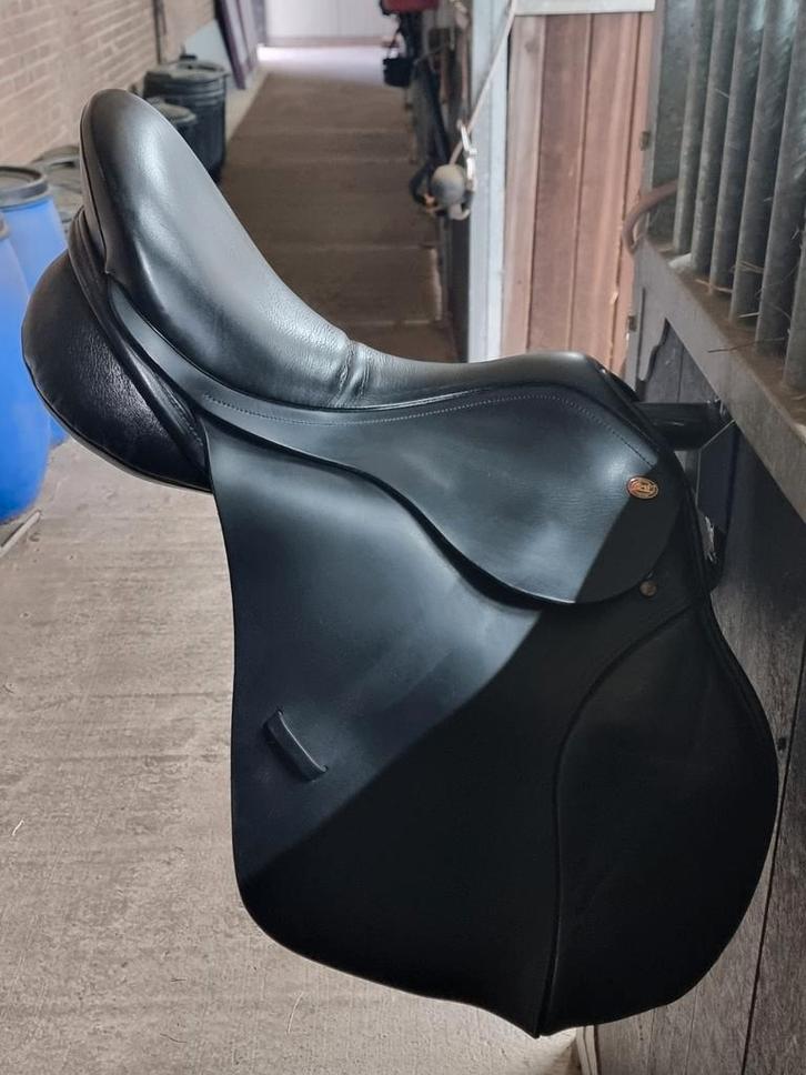 Kent en Masters veelzijdigheidszadel 18 inch, Dieren en Toebehoren, Paarden en Pony's | Zadels, Ophalen of Verzenden