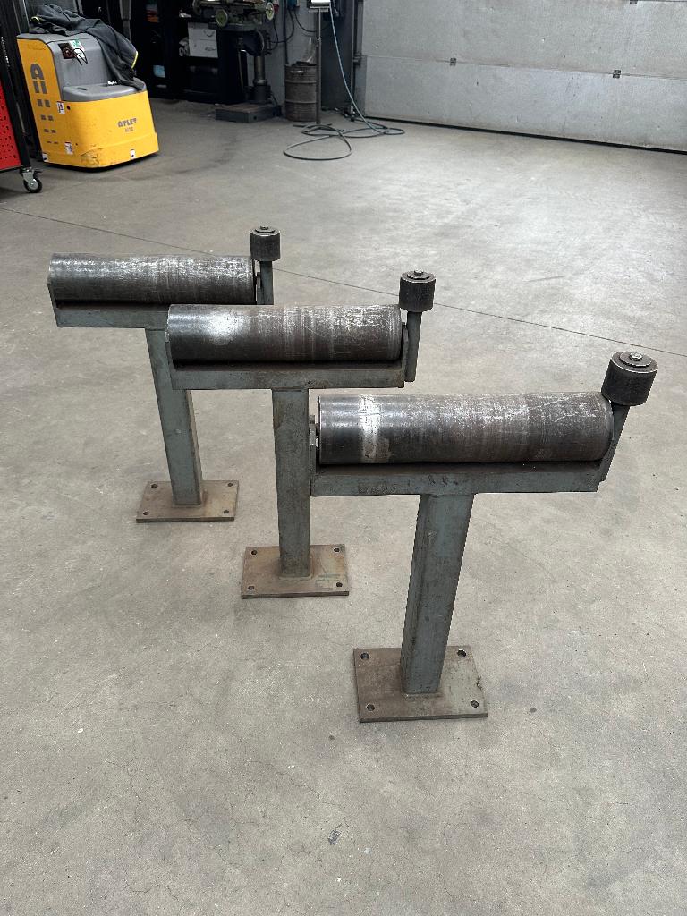 3 zware metalen rollenbokjes (rollensteunen), Ophalen, Gebruikt