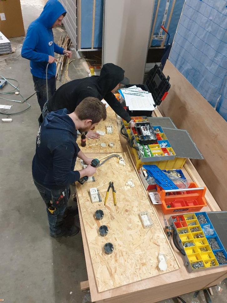 Elektra training  practicum materiaal boeken gereedschap, Diensten en Vakmensen, Cursussen en Workshops, Persoonlijke ontwikkeling
