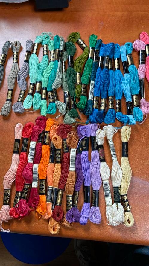 Diverse strengen Dmc borduurgaren, Hobby en Vrije tijd, Borduren en Borduurmachines, Nieuw, Borduurgaren of Zijde, Ophalen