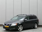 Volvo V70 T4 AUT Limited Edition bak gereviseerd / Xenon / N, Auto's, Euro 5, 1525 kg, Gebruikt, Zwart