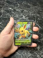 Leafeon V 013, Hobby en Vrije tijd, Verzamelkaartspellen | Pokémon, Ophalen of Verzenden, Nieuw, Losse kaart, Foil