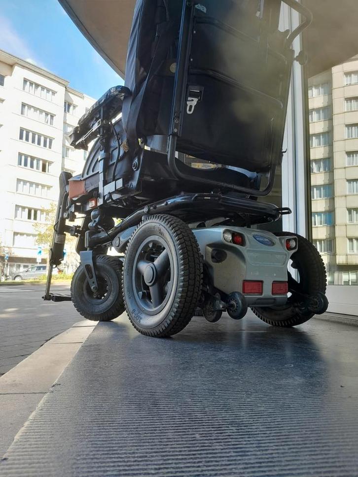 Elektrische roelstoel scootmobiel opvowbare Invacare Kite, Diversen, Rolstoelen, Zo goed als nieuw, Elektrische rolstoel, Ophalen of Verzenden