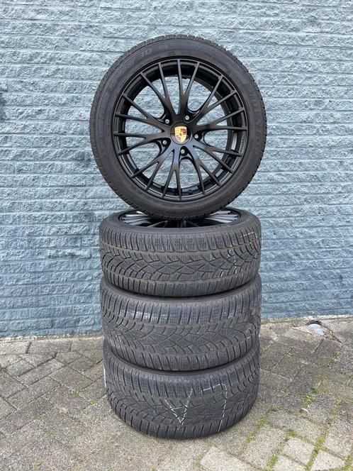 Originele Porsche Winterset 265 / 235 /45 R18, Auto-onderdelen, Banden en Velgen, Banden en Velgen, Winterbanden, 18 inch, 265 mm