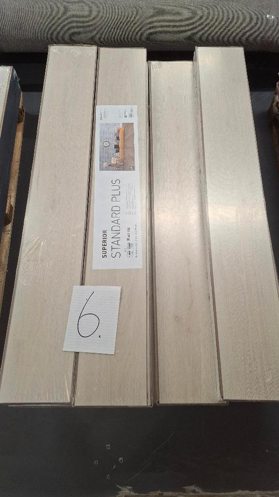 Click laminaat vloer 25m2 Swiss Krono Superior Standard Plus, Huis en Inrichting, Stoffering | Vloerbedekking, Nieuw, Tapijt, 10 tot 25 m²